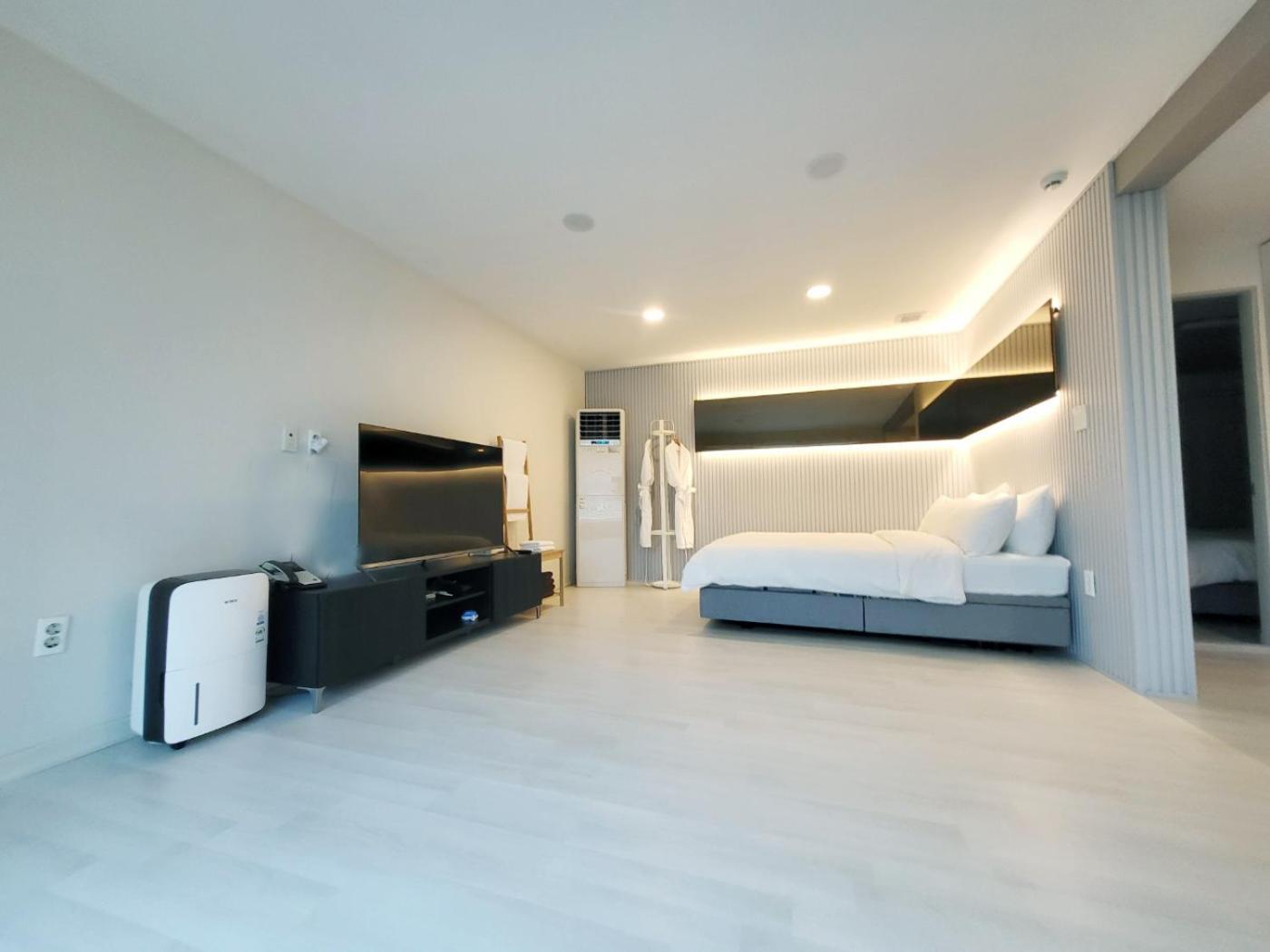 Penatess Pool Villa Chungju Esterno foto