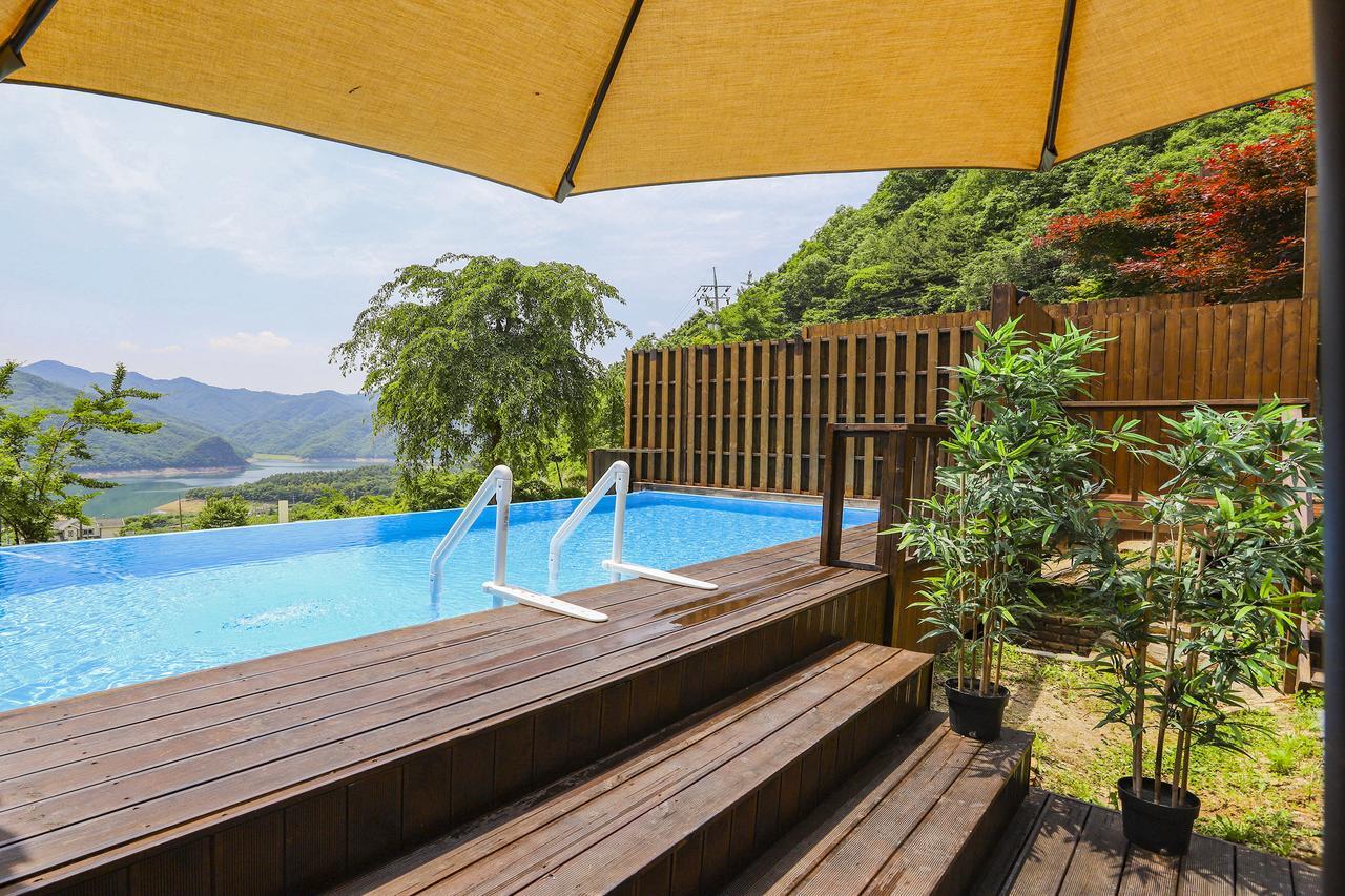 Penatess Pool Villa Chungju Esterno foto